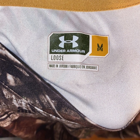 Under armour shirt - Picture 2 of 2